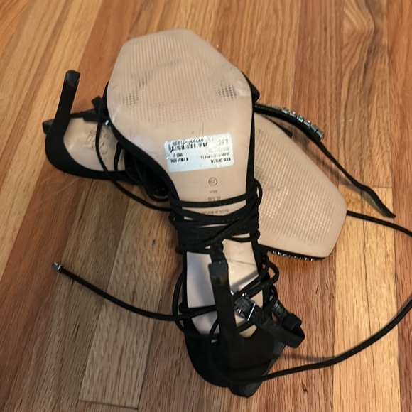 Schutz Vikki Crystal Sandal Nobuck Leather Straps black w rainbow jewels Size 8 - Picture 13 of 13